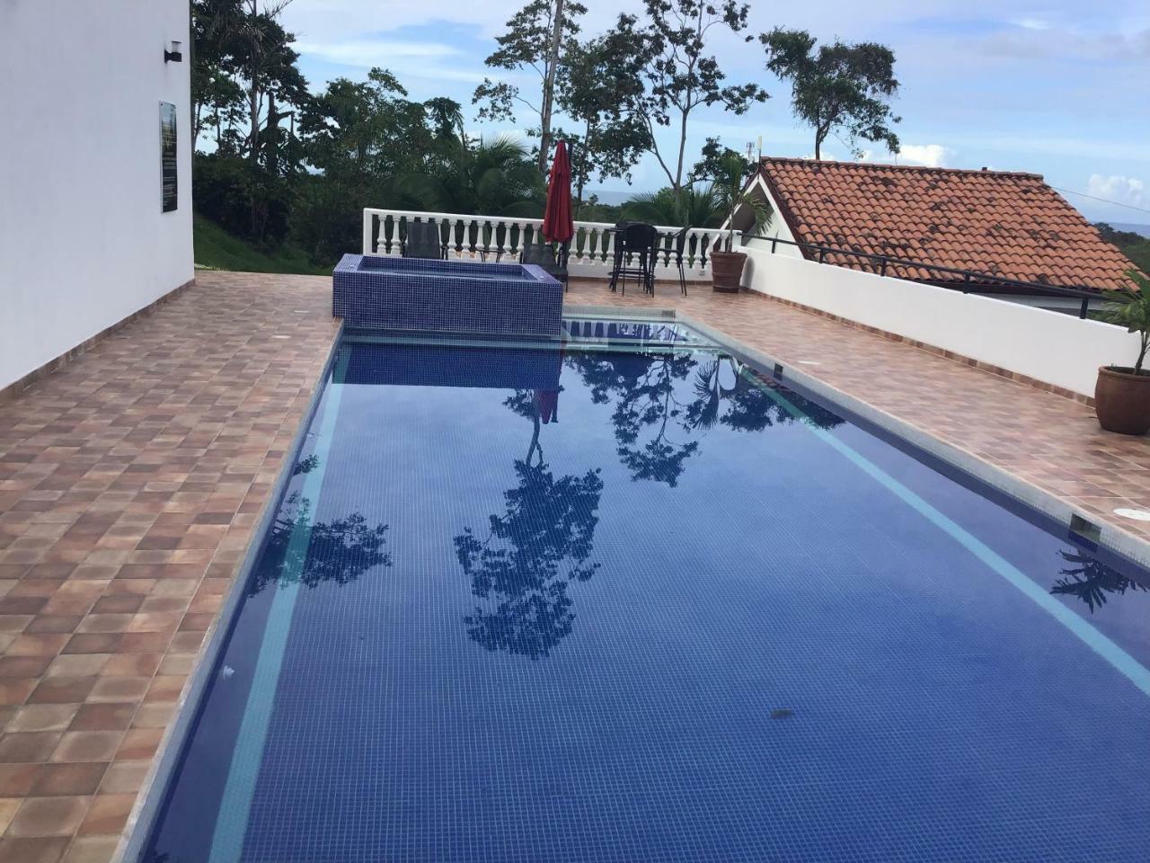 Hotel Los Cielos Del Caribe Cahuita Exterior foto