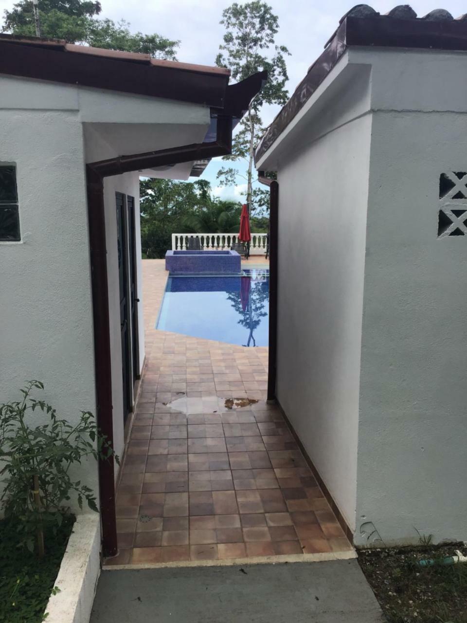 Hotel Los Cielos Del Caribe Cahuita Exterior foto
